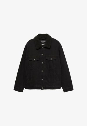 Černá džínová bunda s knoflíkovou přední částí, dvěma náprsními kapsami, bočními kapsami a černým límcem z umělého beránka.