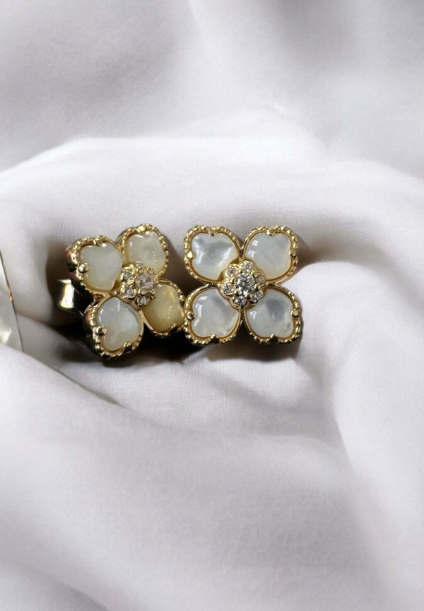 FLOWER CLOVER MOTHER OF PEARL STUD - Earrings3