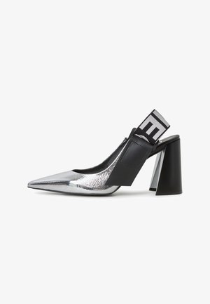 Cesare Gaspari, Pumps - silver - coloured