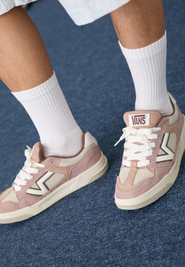 UPLAND UNISEX - Trainers - neutrals deep taupe3