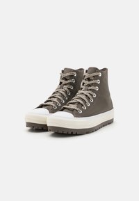 Converse CHUCK TAYLOR ALL STAR CITY TREK UNISEX - Augsti sporta apavi - truffle/magic forest/egret