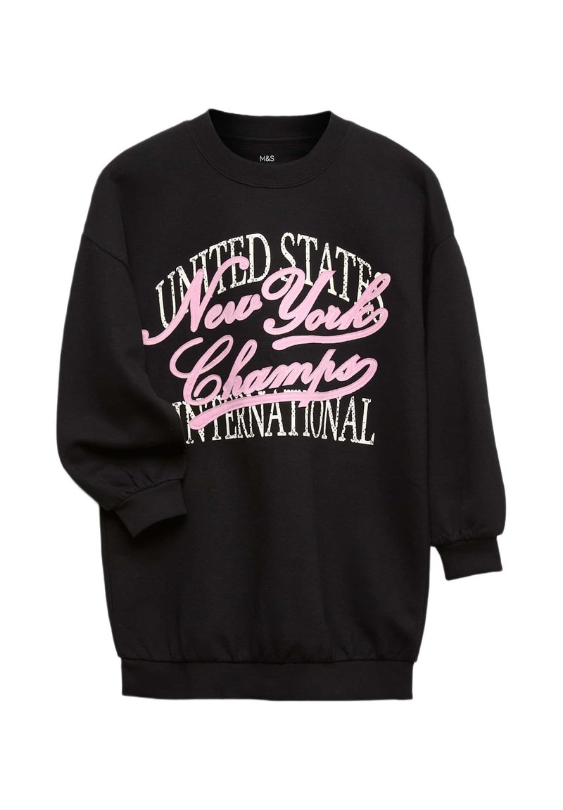 Sudadera negra de manga larga, con cuello redondo y puños elásticos. Presenta texto en rosa y blanco: "Estados Unidos Nueva York Campeones Internacionales."