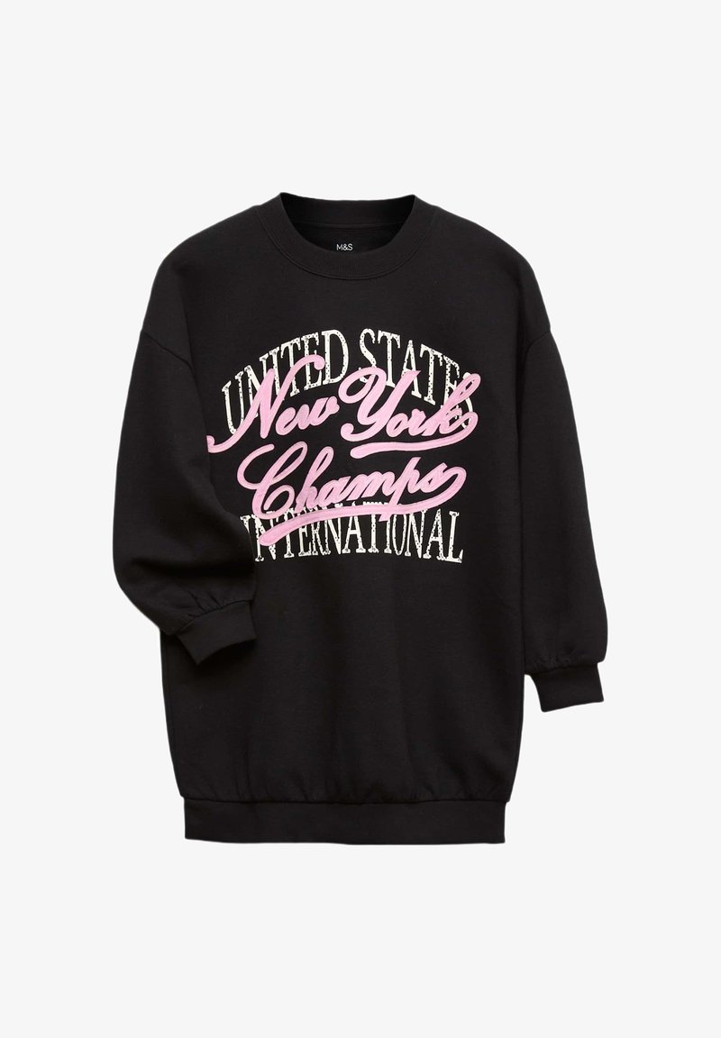 Sudadera negra de manga larga, con cuello redondo y puños elásticos. Presenta texto en rosa y blanco: "Estados Unidos Nueva York Campeones Internacionales."