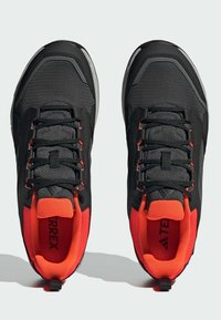 Adidas Terrex TRACEROCKER 2 GORE-TEX TRAIL RUNNING SHOES - Chaussures de running - core black   grey five   grey six