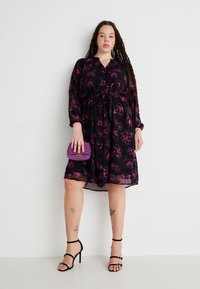 ONLY Carmakoma CARMELENA V NECK MIDI DRESS - Vestido de dia - fuchsia purple