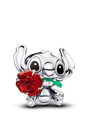 Figura in argento sterling di un personaggio che tiene una rosa rossa con gambo verde, con grandi occhi e orecchie pronunciate, dalla texture liscia e riflettente.