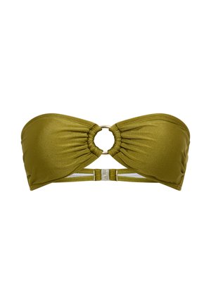 Olijfgroene bandeau-bikinitop met geplooide stof en een cirkelvormige metalen ring in het midden voor.