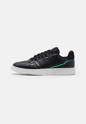 Baskets basses - black