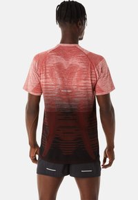 ASICS SEAMLESS SS - Sports T-shirts - performance black spice latte