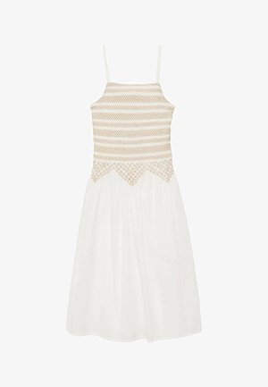 Biała sukienka na cienkich ramiączkach, z teksturowanym gorsetem w poziome beżowe paski oraz rozkloszowaną, gładką spódnicą.