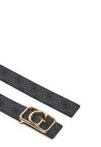 Cintura in tessuto nero con un motivo a diamante e una fibbia rettangolare dorata accentuata da un logo 'G'. Dettagli della superficie testurizzata evidenti.