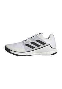 Weiße Sportschuhe mit schwarzen Akzenten, ausgestattet mit einem strukturierten Obermaterial, einer gepolsterten Sohle und drei schwarzen Streifen an der Seite. Schnürdesign.