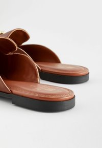 Next FOREVER COMFORT REGULAR FIT - Ciabattine - tan brown