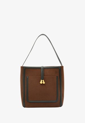 Ruskea corduroy-kassi, jossa on jämäkkä muoto, mustalla nahkasaumalla ja vetoketjulla, korostettuna kultaisilla yksityiskohdilla.