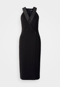 Must kleit kõrge kaelusega ja ristseeliku disainiga. Omab tekstuurset triibulist ülakeha ja siledat seelikut, küljetaskute ja lüliga.