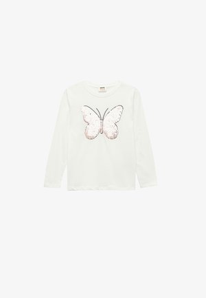 Witte longsleeve t-shirt met een grote, sprankelende roze vlinderafbeelding in het midden. Zacht materiaal met een ronde halslijn.