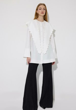 WIDE COLLAR  - Blúzka - ecru