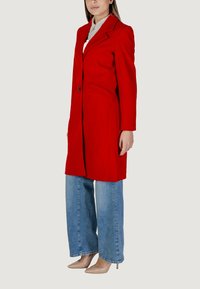 Vero Moda FORTUNESARA GA BOO  - Abrigo corto - red