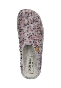 Gray and pink patterned slipper made of soft felt, with a cushioned insole and a visible brand label on the inside. Rounded shape.
