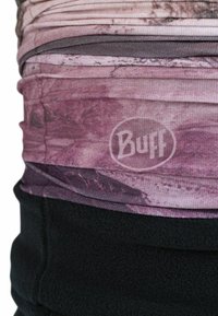 Tubos multifuncional Buff, con un degradado de tonos rosa y púrpura, y una base negra texturizada. Logo impreso en la tela.