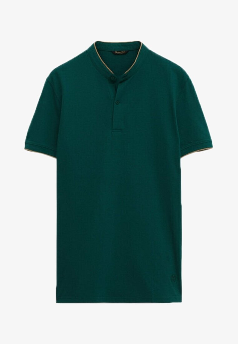 Polo à manches courtes vert foncé avec col rond et patte de boutonnage à deux boutons, avec une bordure subtile le long du bord du col.