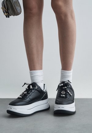 MICHAEL Michael Kors HAYES - Trainers - black