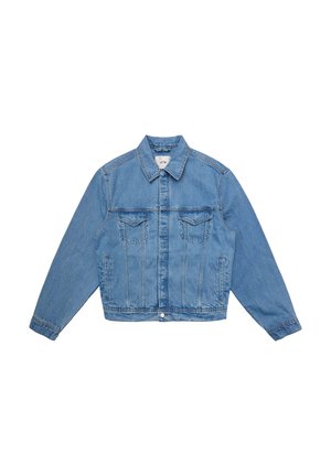 Giacca di jeans blu chiaro con colletto, maniche lunghe e due tasche frontali. Tessuto scurito con cuciture visibili e chiusure a bottoni.