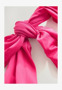 Unselected, raspberry pink