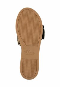 Sandal sole with textured, wave pattern in beige rubber. Features a prominent brand logo "s.Oliver" and size indicator "37."