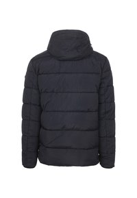 Navyblauwe pufferjack met een capuchon, voorzien van horizontaal gestikte secties, een gestructureerde afwerking en elastische manchetten bij de mouwen.