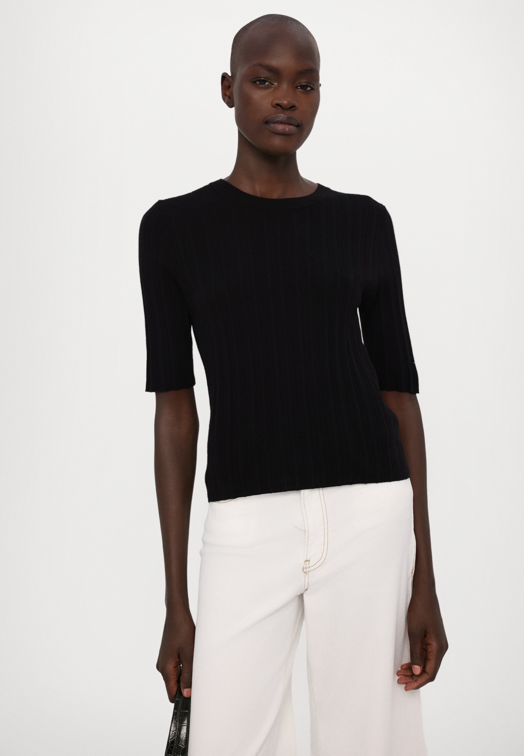 売れ筋商品|||クローズド ニット&セーター レディース アウター CREW NECK HALF SLEEVE - Jumper - black Melissa Turtleneck Sweater | GUESS Factory