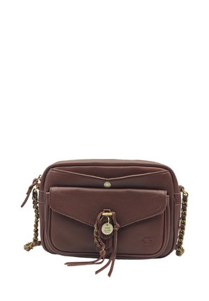 Sac bandoulière en cuir marron avec poche à rabat avant, chaîne tressée, détail en forme de pompon et charme logo "mila louise Paris" en métal doré.
