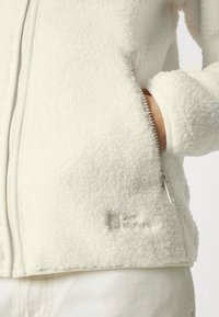 Jack Wolfskin HIGH CURL JACKET - Fleecejas - cotton white