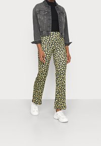 Even&Odd Tygbyxor - black