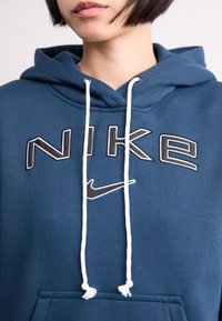 Nike Sportswear LOGO - Ikdienas džemperis - armory navy/photon dust/black