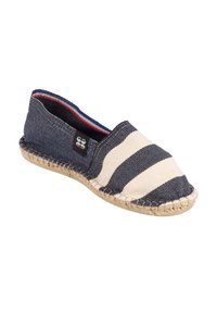 Espadrille rayée en toile bleu marine et crème, semelle en jute, élastique sur le côté pour un enfilage facile, et doublure textile contrastante.