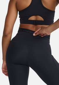 2XU FORM STASH HI-RISE COMPRESSION - Pajkice - black black