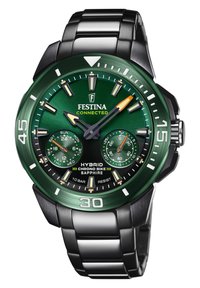 Montre analogique avec un cadran métallique vert, un bracelet en acier inoxydable argenté, trois sous-cadrans et des index lumineux. Verre saphir.