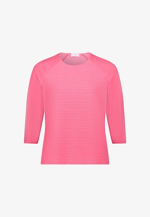 Lyserød tekstureret top med trekvartlange ærmer, ribbet mønster og rund halsudskæring. Glat stof med en diskret glans.