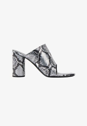 Balenciaga, Mules à talons - silver-coloured
