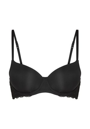 Zwarte gevoerde beha met verstelbare schouderbandjes en kanten details langs de band, weergegeven op een witte achtergrond.