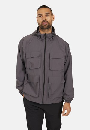 Grijze hoodie jack met een volledige rits, elastische manchetten en meerdere frontzakken. Gemaakt van lichtgewicht stof met een gladde textuur.