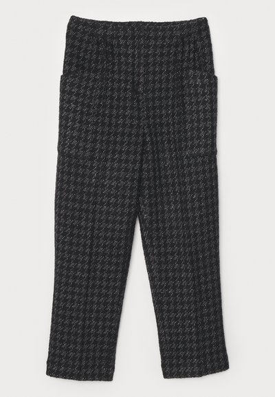 Pantaloni negri texturati cu un model houndstooth, croi drept, talie elastică și două buzunare laterale.