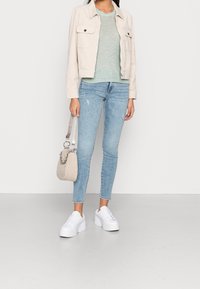 ONLY Jednoduché tričko - mint