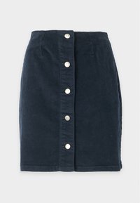 Неизбран, navy blazer