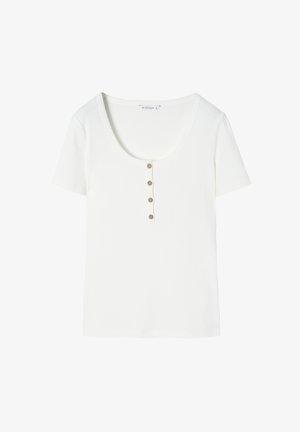 Hvid ribbet t-shirt med en rund udskæring, korte ærmer og fem dekorative knapper langs forsiden. Glat tekstur og tætsiddende pasform.