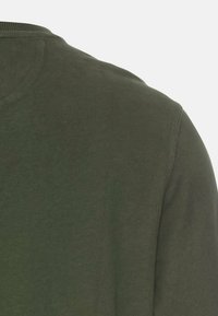 camel active HENLEY - Langærmet T-shirt - leaf green