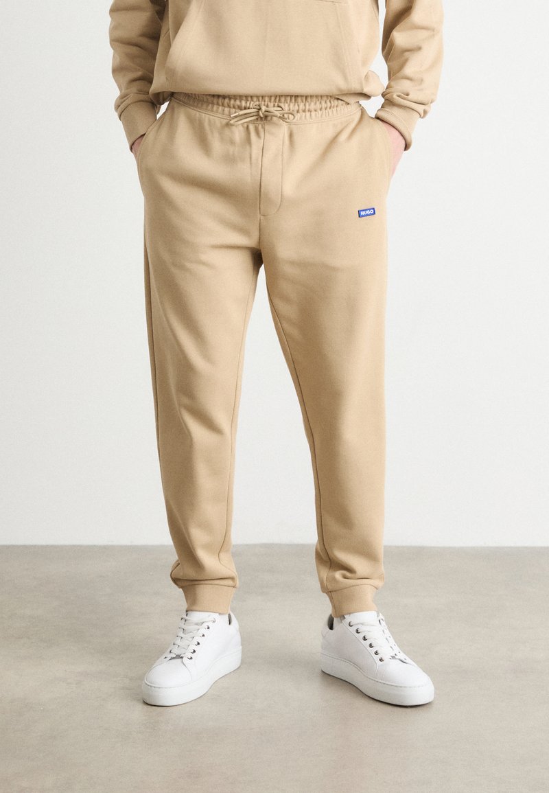 HUGO NAPIN - Tréningruha alsók - medium beige