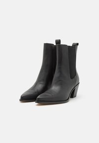 Dolce Vita SHADIE - Classic ankle boots - black