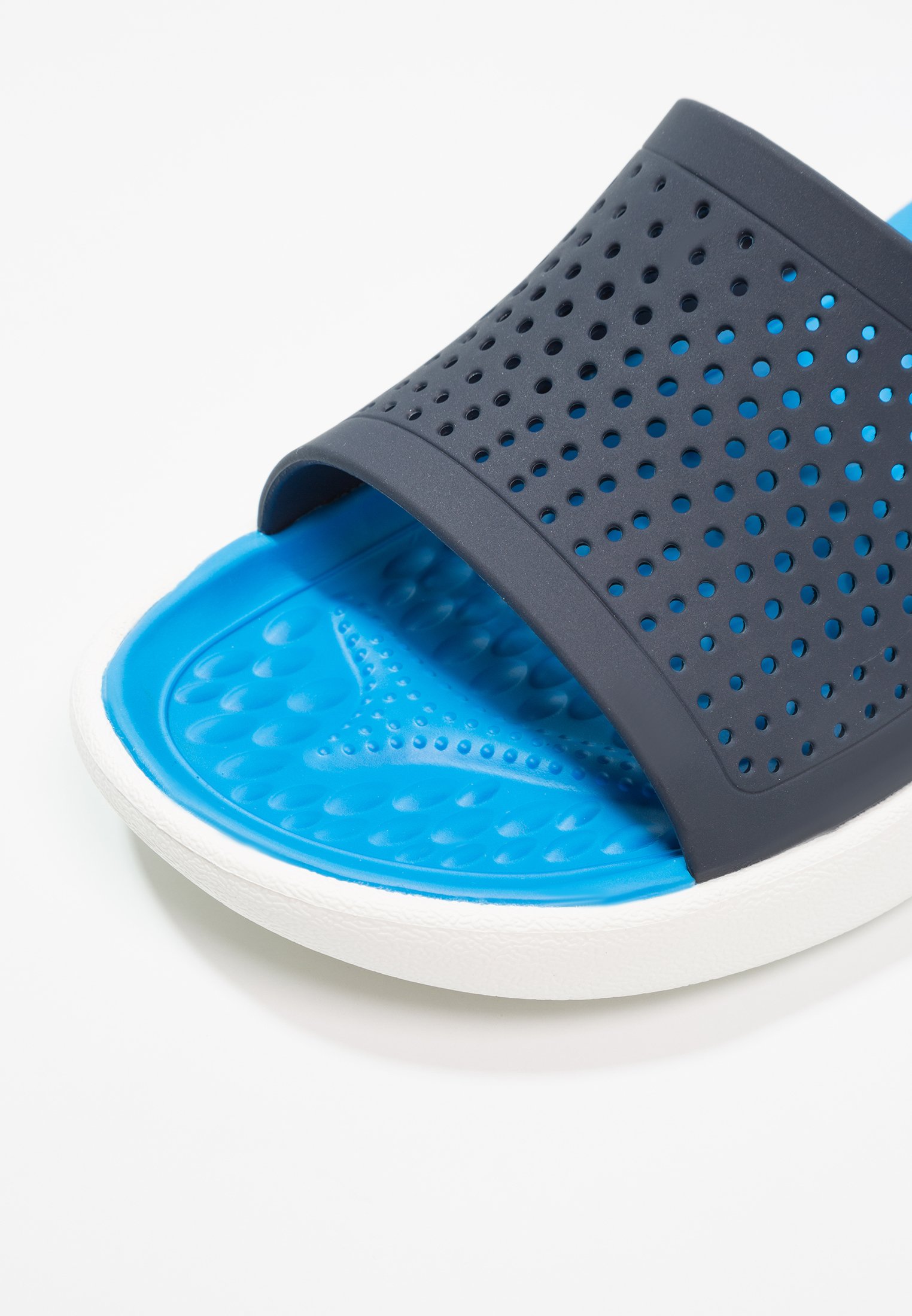 crocs slides literide